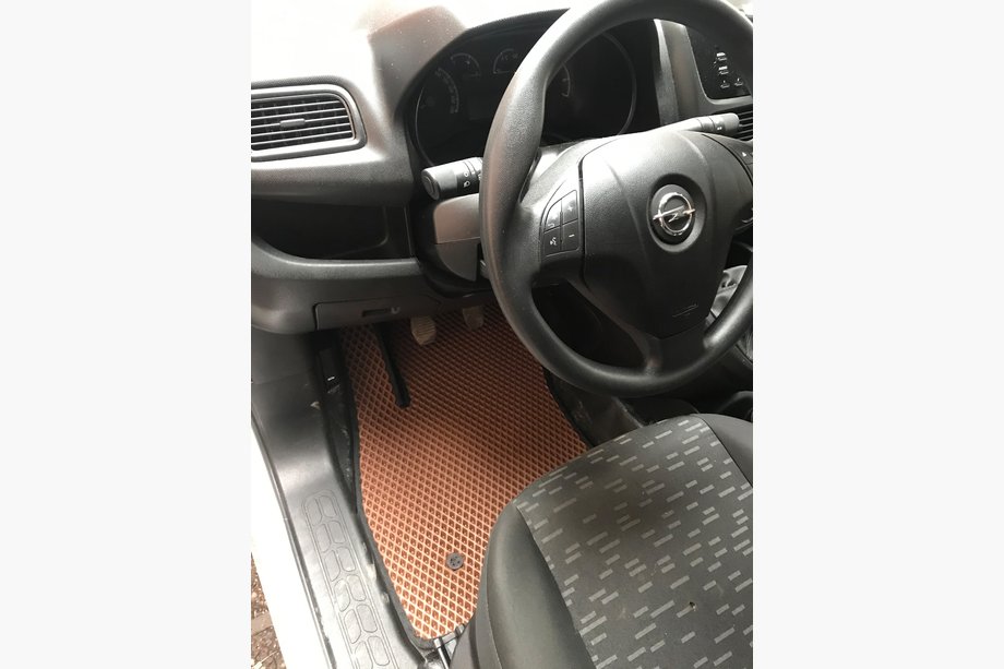 Opel Combo 2012–2018 EVA autokoberce (tehlový vzor, predné) Image