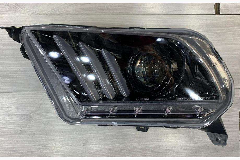 Ford Mustang 2015–2023 Predné svetlomety (2 ks, 2010-2015) Image