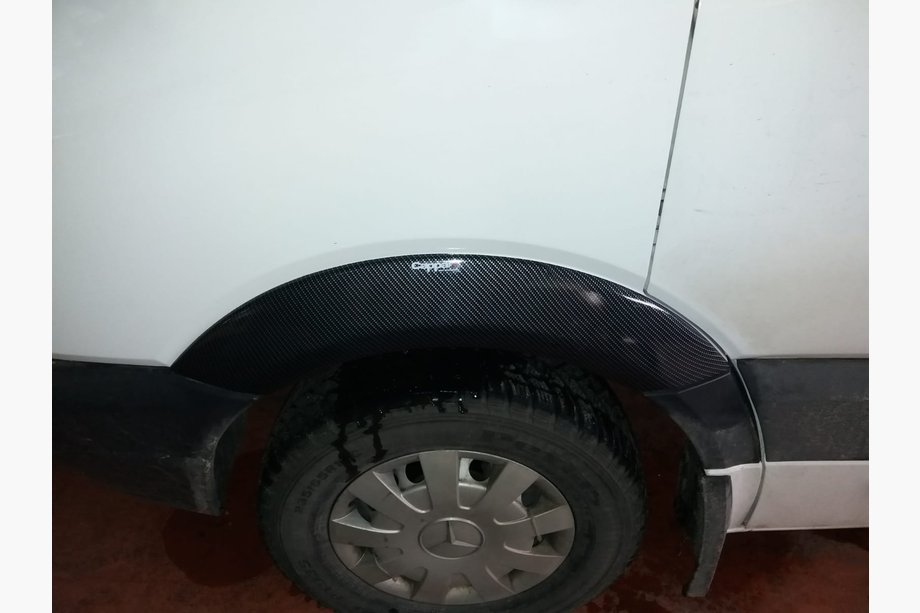 Mercedes Sprinter W906 2006–2018 Široké lemy blatníkov (4 ks, karbónový vzhľad) Image