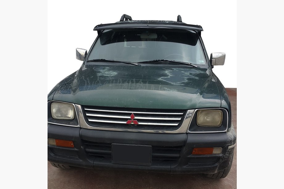 Mitsubishi L200 1996–2006 Slnečná clona na čelné sklo (čierny lesk, 5 mm) Image