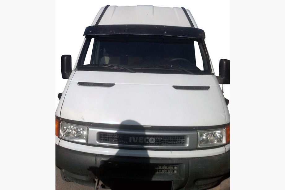 Iveco Daily 1999–2006 Slnečná clona na čelné sklo V1 (čierny lesk, 5 mm) Image