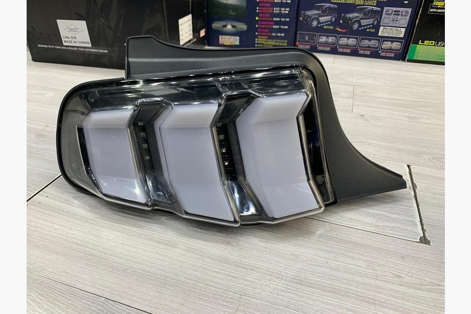 Ford Mustang 2015–2023 Zadné svetlá (2 ks, 2010-2015) Image