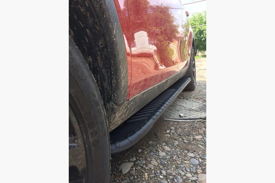 Land Rover Discovery Sport 2014– Bočné nášľapy Bosphore Black (2 ks, hliník) 2019+ Fotografia 5