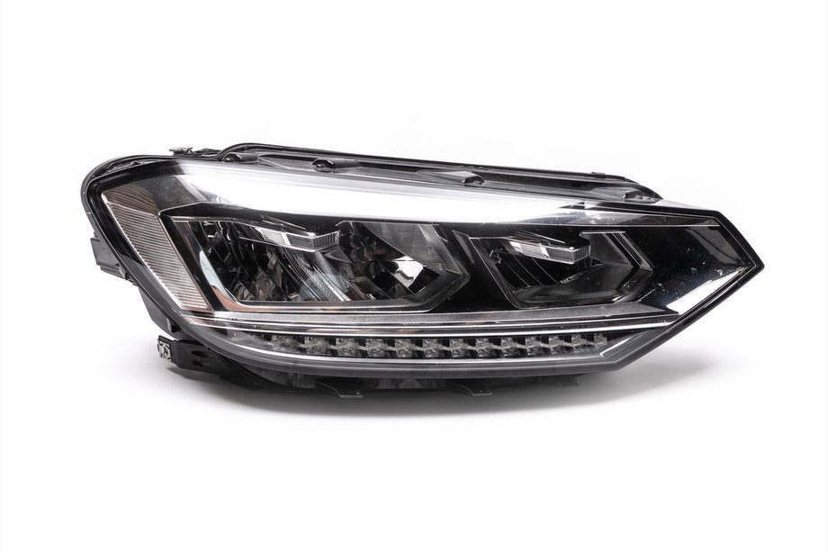 Volkswagen Touran 2015– Predný LED svetlomet (pravý, originál, použitý) Fotografia 1