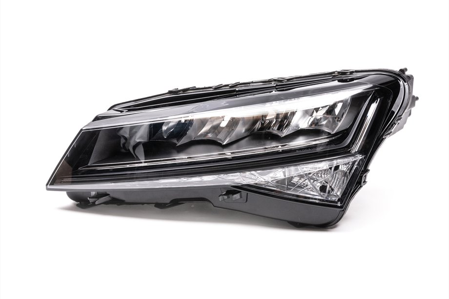 Skoda Superb 2015–2024 Predný LED svetlomet (ľavý, originál, použitý) Image