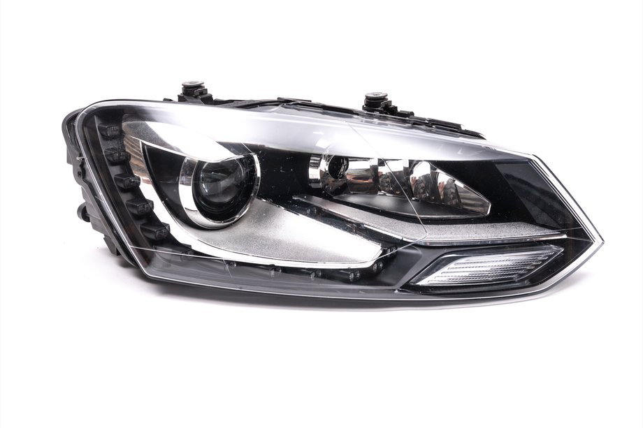 Volkswagen Polo 2010–2017 Predný LED svetlomet (2014-2017, pravý, originál, použitý) Image