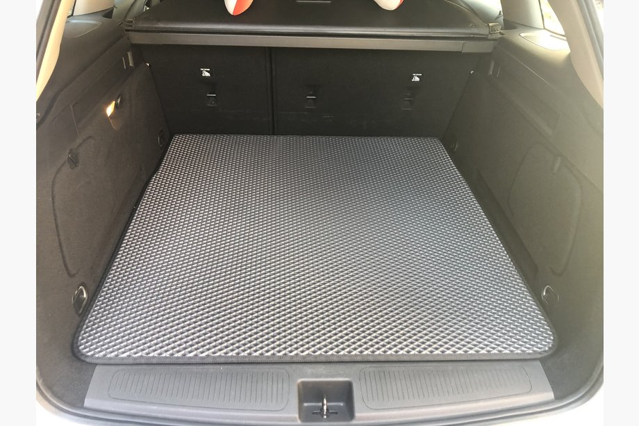 Opel Astra K 2016–2021 EVA rohož do kufra (SW, čierna) Image