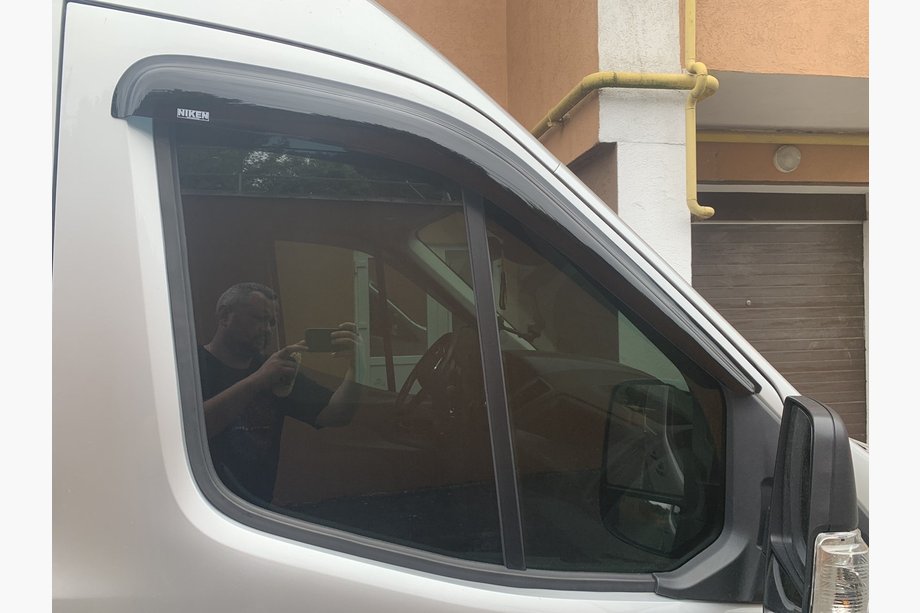 Ford Transit 2014– Okenné veterné deflektory Niken (2 ks) Image
