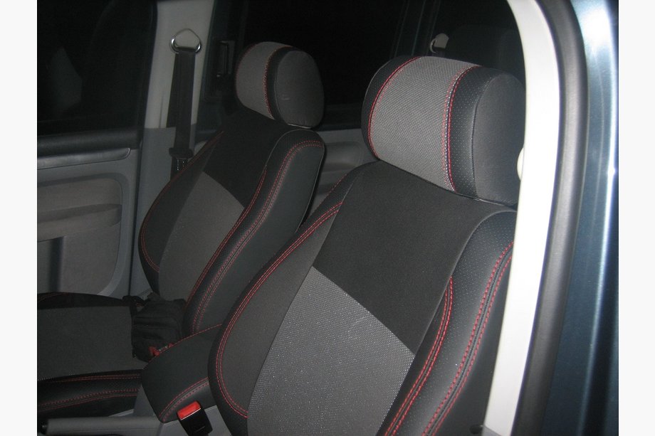Volkswagen Caddy 2010–2015 Autopoťahy (koženka↗látka, Premium) Celý interiér (5 miest) Fotografia 2