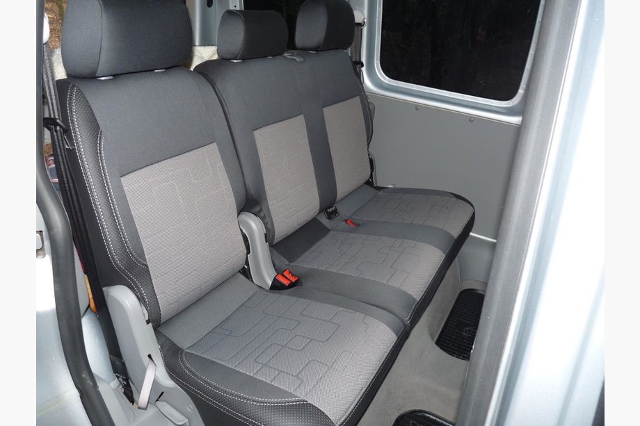 Volkswagen Caddy 2010–2015 Autopoťahy (koženka↗látka, Premium) Celý interiér (5 miest) Fotografia 9
