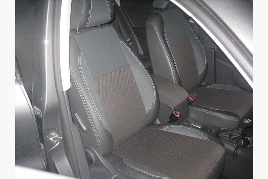 Volkswagen Tiguan 2007–2016 Poťahy na autosedadlá (ekokoža↗látka, Premium) Fotografia 3