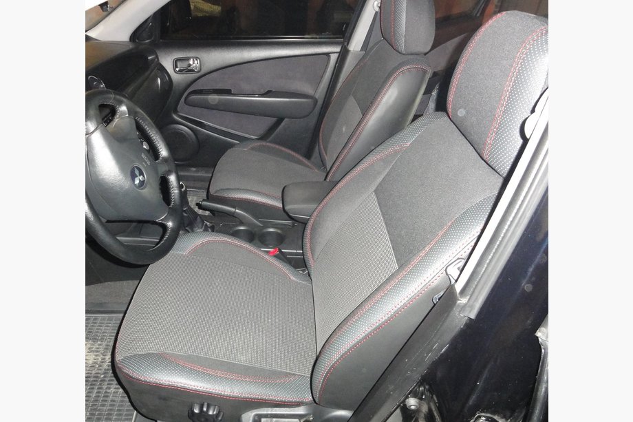 Mitsubishi Outlander 2001–2006 Autopoťahy na sedadlá SoyuzAuto Premium Image