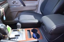 Mitsubishi Pajero Wagon III 1999–2006 Autopoťahy (koženka↗látka, Premium) fotografia 5