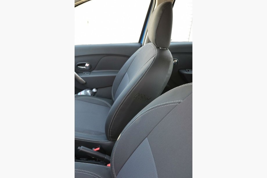 Renault Sandero 2013–2022 Autopoťahy na sedadlá SoyuzAuto Premium Fotografia 2