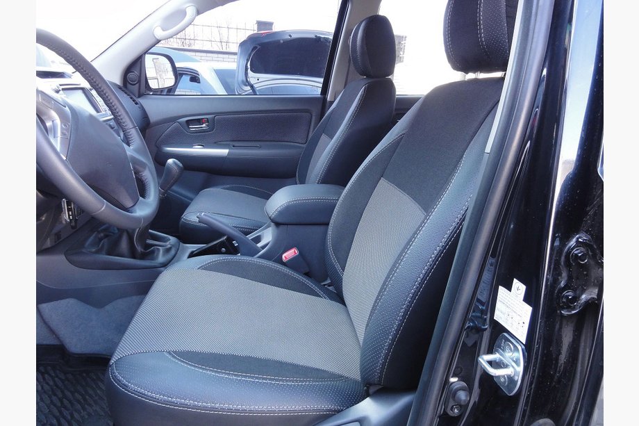 Toyota Hilux 2006–2015 Prémiové poťahy na sedadlá (2013+) Image
