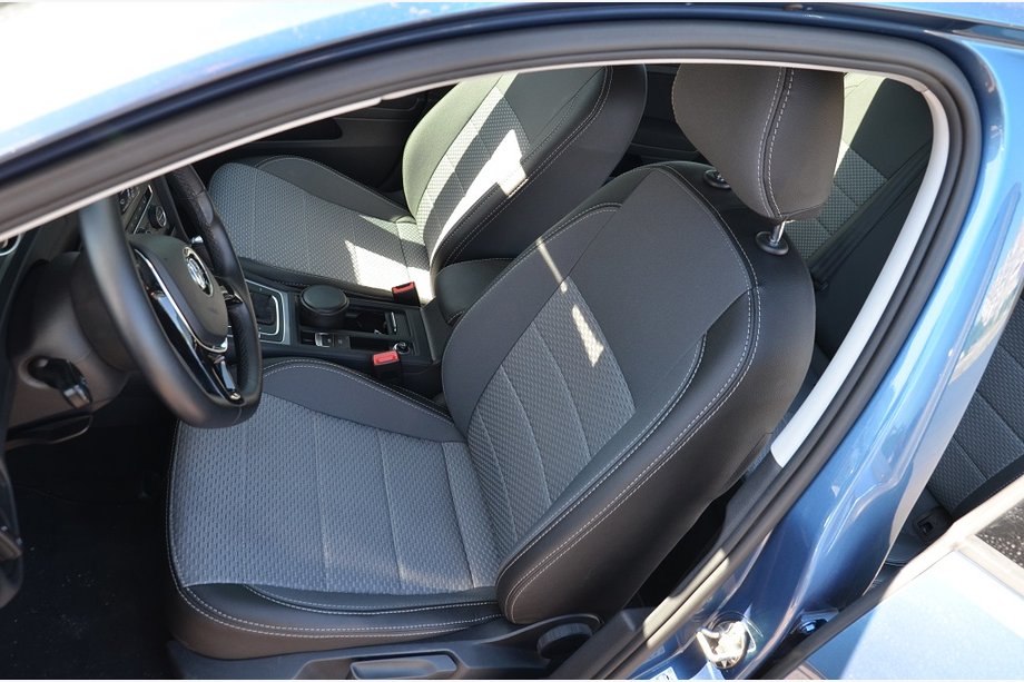 Volkswagen Golf 7/E-Golf 2012–2020 Autopoťahy (ekokoža↗látka, Premium) Image