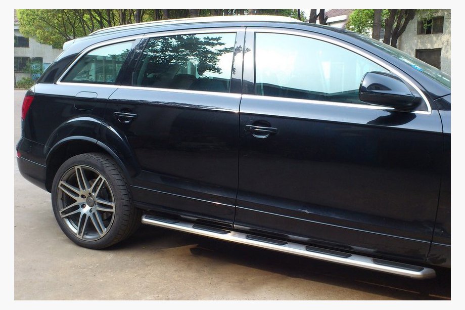 Audi Q7 2005–2015 OEM bočné nášľapy (2 ks, hliník) Image