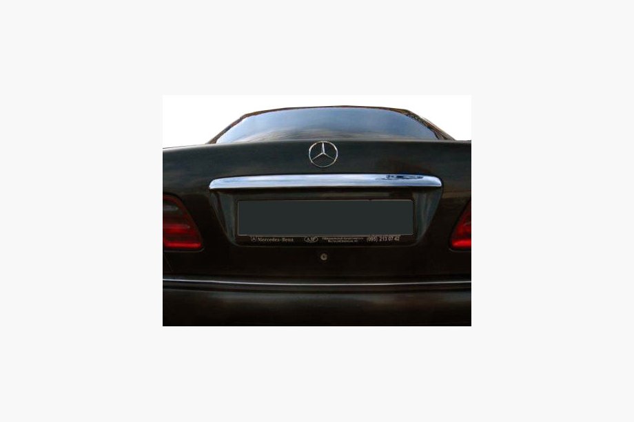 Mercedes C-trieda W203 2000–2007 Lišta nad evidenčným číslom (plast) Image