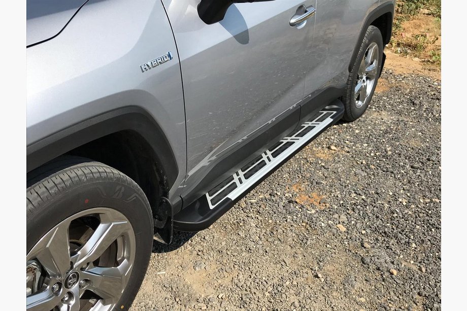 Toyota Rav 4 2019–2025 Bočné prahy Sunrise (2 ks, hliník) Image