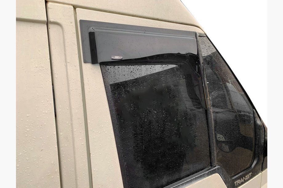 Ford Transit 2000–2014 VÝPREDAJ! Okenné deflektory (2 ks, HIC) Image