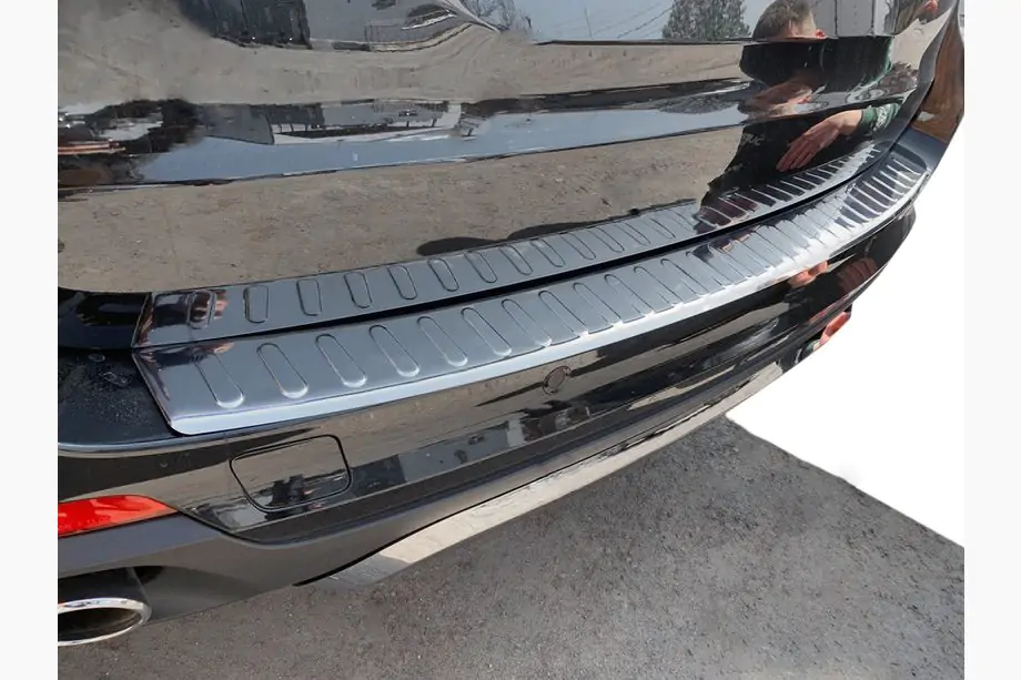 BMW X5 F15 2013–2018 Chrómová lišta na zadný nárazník (Carmos) Image
