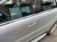 Mercedes ML W164 2005–2011 Vonkajšie nerezové lišty okien (4 ks) Carmos - turecká oceľ fotografia 1