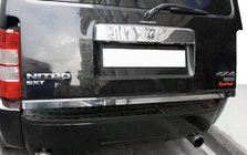 Dodge Nitro 2006–2011 Nerezová lišta hrany kufra fotografia 1