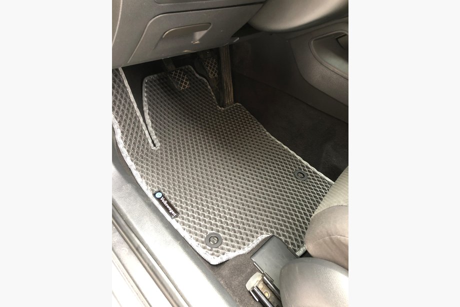 Volkswagen Golf 5 2003–2009 EVA autokoberce (čierne) Image
