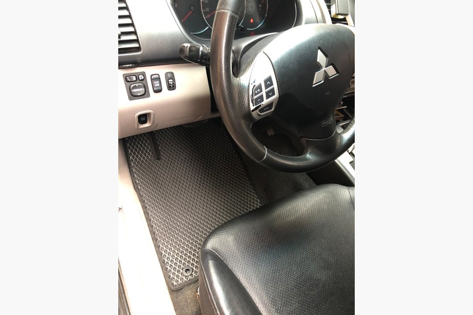 Mitsubishi Pajero Sport 2008–2015 EVA autokoberce (čierne) Image