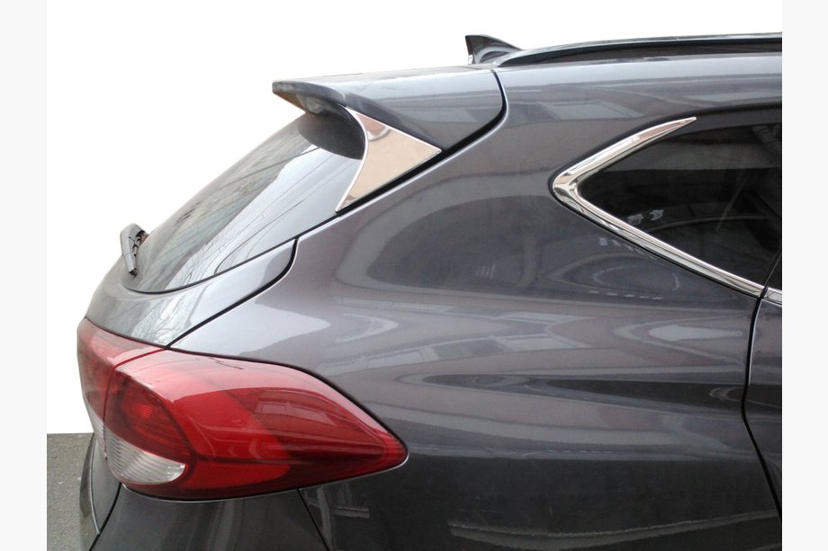 Hyundai Tucson TL 2016–2021 Trojuholníková lišta na veko kufra (nerez) Image