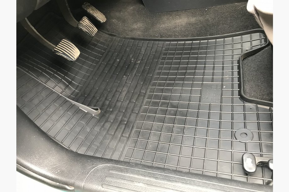Chevrolet Aveo T250 2005–2011 Gumové koberce do interiéru (4 ks, Polytep) Image