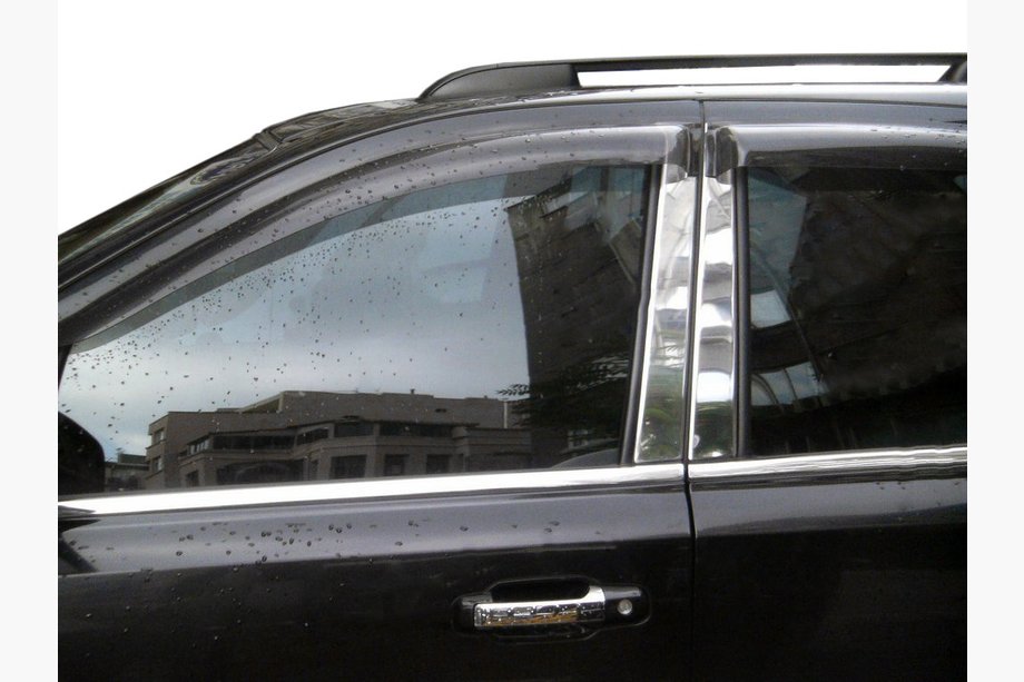 Kia Sorento II XM 2009–2014 Chrómové lišty na dverové stĺpiky (8 ks, nerez) Image