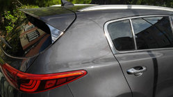 Kia Sportage 2015–2021 Trojuholníková lišta na zadné dvere (nerez) fotografia 1