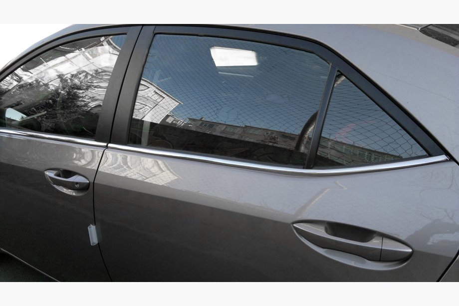 Toyota Corolla 2019– Spodná lišta na dvere (8 ks, nerez) Image