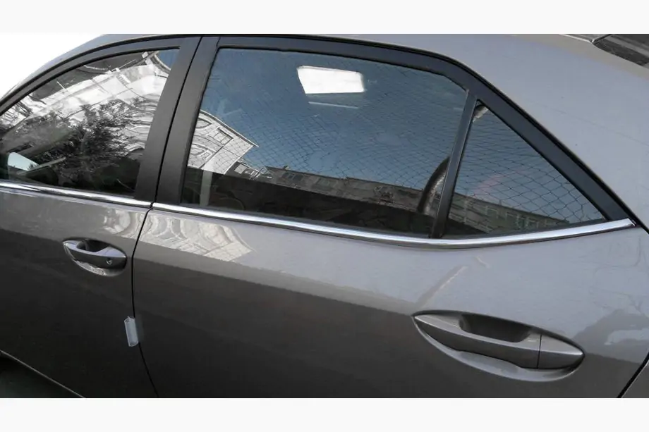 Toyota Corolla 2013–2019 Spodná lišta (4 ks, nerez) Image