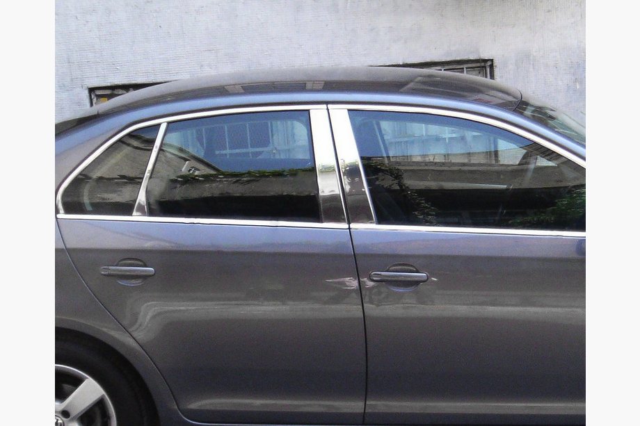 Volkswagen Jetta 2006–2011 Lišty na stĺpiky dverí (6 ks, nehrdzavejúca oceľ) Image