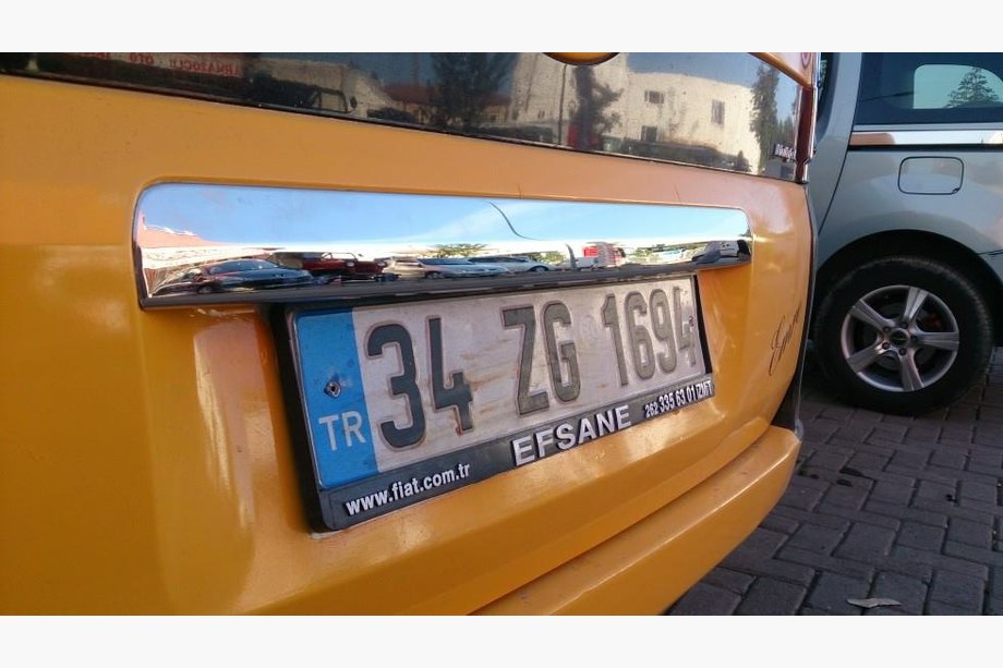 Fiat Fiorino/Qubo 2008–2024 Nerezová ozdobná lišta nad ŠPZ Carmos - turecká oceľ Fotografia 3