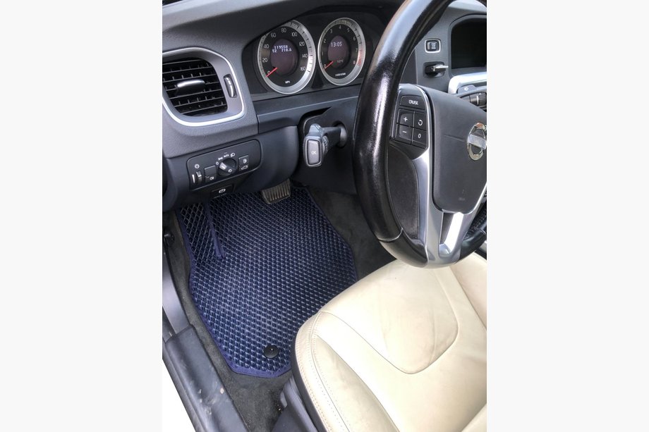 Volvo V60 2011–2018 EVA autokoberce (čierne) Image