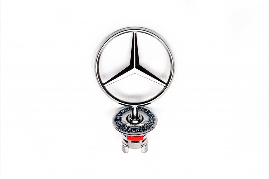 Mercedes trieda C W204 2007–2015 Emblém so zameriavacím krížom (s nápisom) Image