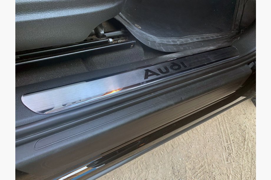 Audi Q5 2008–2017 Vnútorné prahové lišty (4 ks, Carmos) Image