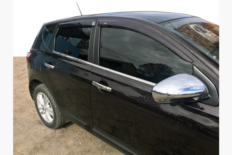 Nissan Qashqai 2010–2014 Vonkajšie ozdobné lišty (4 ks, nerez) Štandardná základňa, OmsaLine – talianska nehrdzavejúca oceľ Image