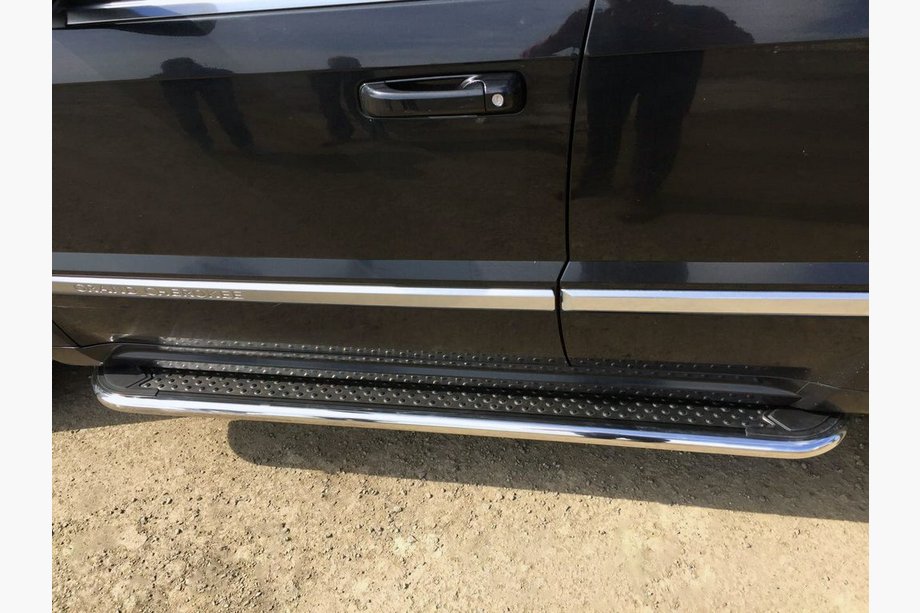 Toyota Highlander 2013–2019 Bočné nášľapy Maydos V2 (2 ks, nerez) Image
