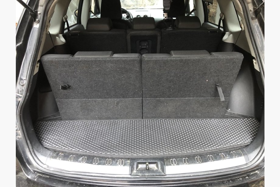 Nissan Qashqai 2010–2014 Koberec do kufra pre +2 (krátky, EVA, čierny) Image