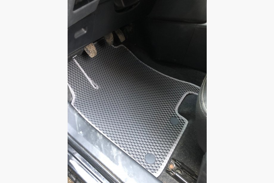 Nissan Qashqai 2007–2010 Autokoberce pre +2 (3 rady, EVA, čierne) Image