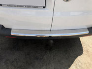 Volkswagen T5 Transporter 2003–2010 Výpredaj! Ochranná lišta na zadný nárazník s ohybom (Carmos, oceľ) fotografia 1