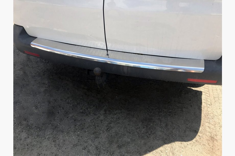 Volkswagen T5 2010–2015 Ochranná lišta zadného nárazníka s ohybom (Carmos V1, oceľ) Image