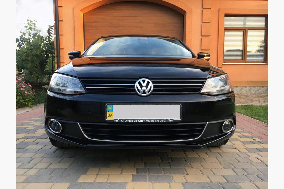 Volkswagen Jetta 2011–2018 Nerezové kryty hmloviek (2 ks) Image