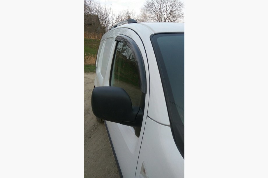 Mercedes Citan 2013–2021 Deflektory okien (2 ks, DDU-CBR) Fotografia 2