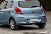 Hyundai I-20 2012–2014 Nerezová lišta na zadný nárazník OmsaLine (nerez.) fotografia 1
