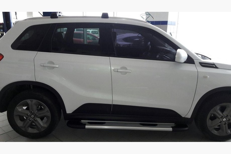 Suzuki Vitara 2015– Bočné nášľapy Bosphorus OLD Grey (2 ks, hliník) Image